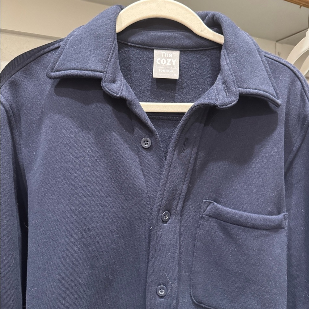 Aritzia TNA Cozy Fleece Boyfriend Shirt NWOT - Picture 2 of 6